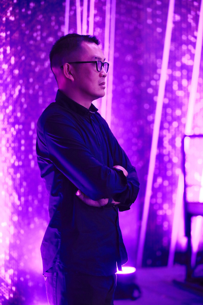 Người ấy là ai?: Hương Giang khóc nức nở vì chàng trai sinh năm 2000 từ Mỹ về, đến mức phải dừng nhận xét giữa chừng