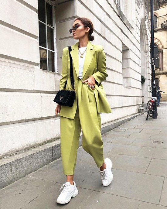 Sành điệu với cách diện suit mùa hè