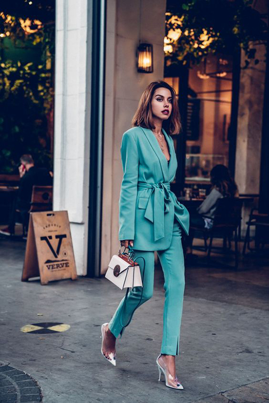 Sành điệu với cách diện suit mùa hè