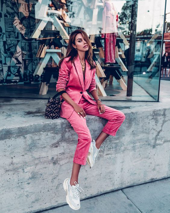 Sành điệu với cách diện suit mùa hè