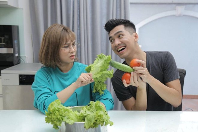 Đường tình của Pew Pew trước khi công khai hẹn hò với cô gái lạ