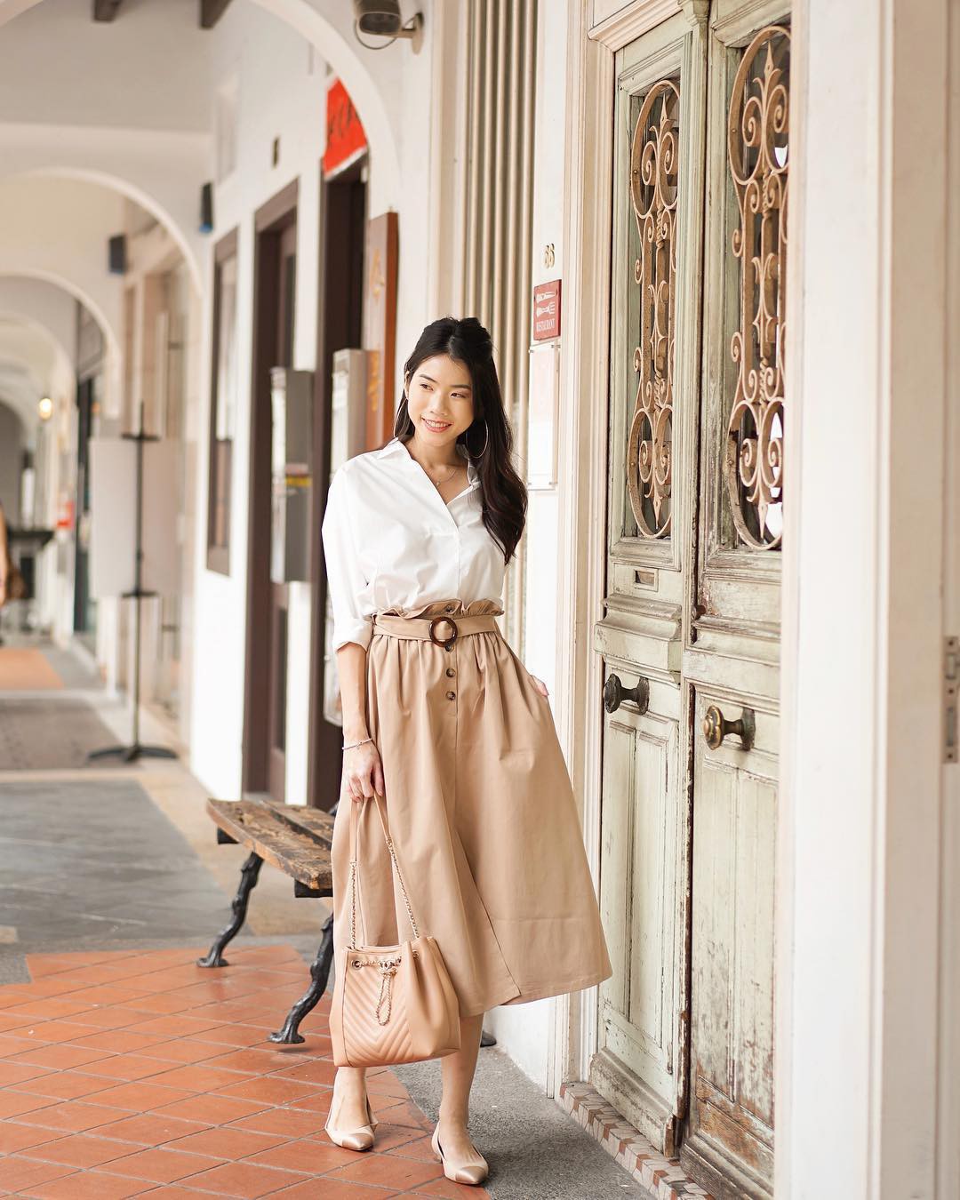 Nắng tưng bừng, các nàng mặc đồ hở chưa chắc đã hay bằng diện 4 items vừa mát mẻ vừa chống nắng hữu hiệu này