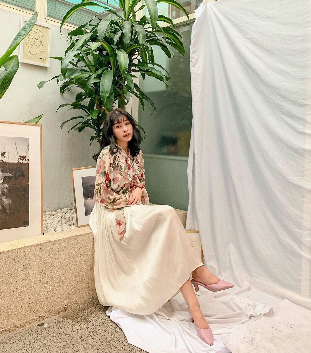 Nắng tưng bừng, các nàng mặc đồ hở chưa chắc đã hay bằng diện 4 items vừa mát mẻ vừa chống nắng hữu hiệu này