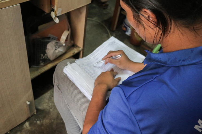 Chàng trai trả 7.400USD cho khách Tây vẫn muốn làm công nhân vệ sinh