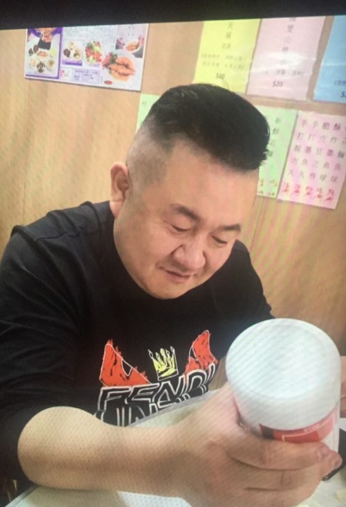 Tử tù phạm tội hiếp dâm được phóng thích nhờ có bằng sáng chế nắp hố ga khiến dư luận phẫn nộ