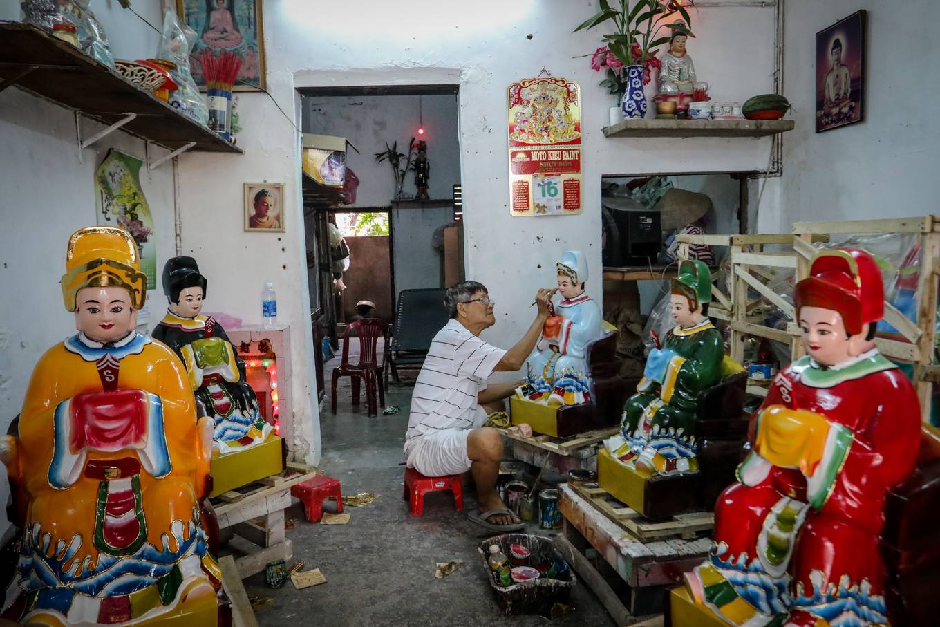 Xóm làm tượng Phật gần trăm tuổi ở Sài Gòn