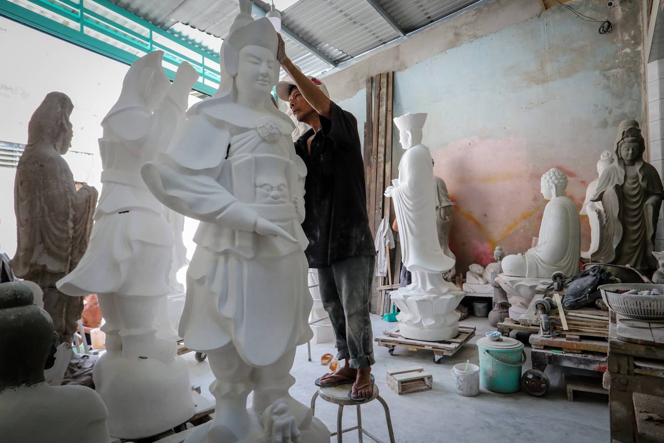 Xóm làm tượng Phật gần trăm tuổi ở Sài Gòn