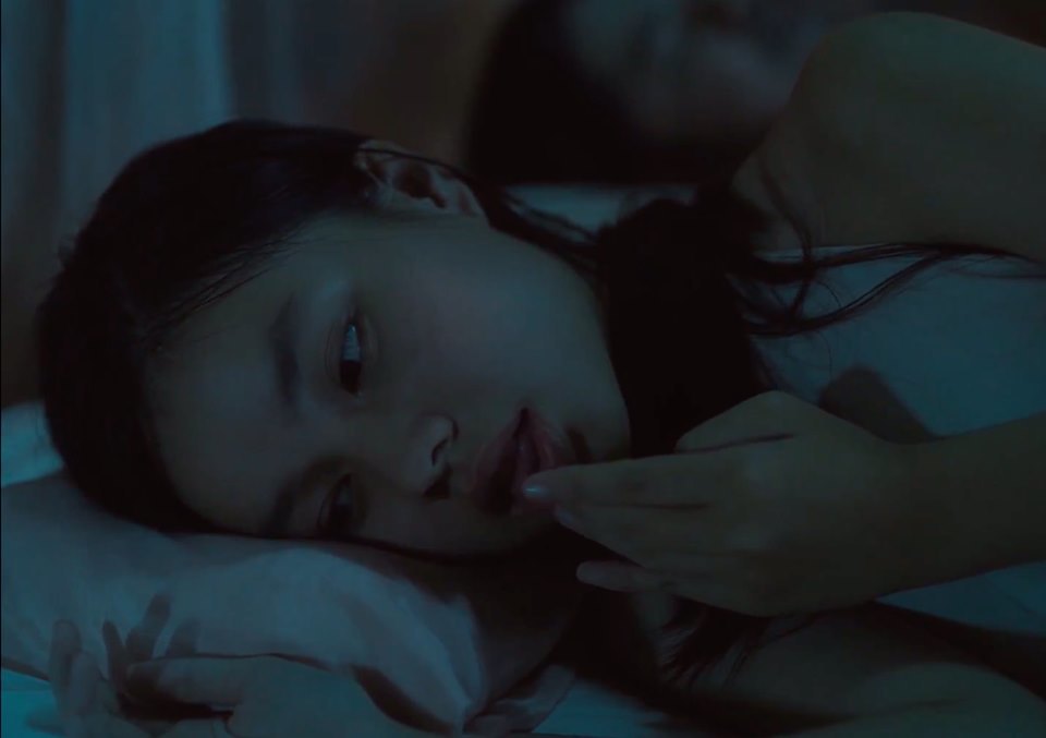 Mẹ diễn viên 13 tuổi đóng phim 18+: Sao các bạn cứ xâu xé con tôi?