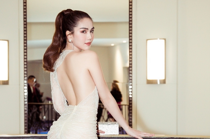 Ngọc Trinh dự tiệc cùng thiên thần Victorias Secret ở Cannes