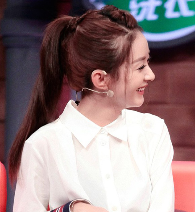 Tóc đuôi ngựa rất trẻ trung nhưng cũng khiến nhiều sao rơi vào cảnh... hói đầu Tóc đuôi ngựa rất trẻ trung nhưng cũng khiến nhiều sao rơi vào cảnh... hói đầu