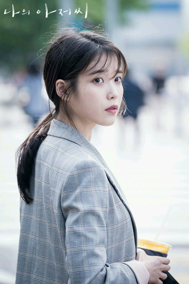 Tóc đuôi ngựa rất trẻ trung nhưng cũng khiến nhiều sao rơi vào cảnh... hói đầu Tóc đuôi ngựa rất trẻ trung nhưng cũng khiến nhiều sao rơi vào cảnh... hói đầu