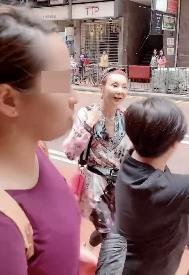 Sự thật về cuộc sống quái gở, tàn tạ, mắc bệnh tâm lý của Trương Mạn Ngọc ở tuổi xế chiều