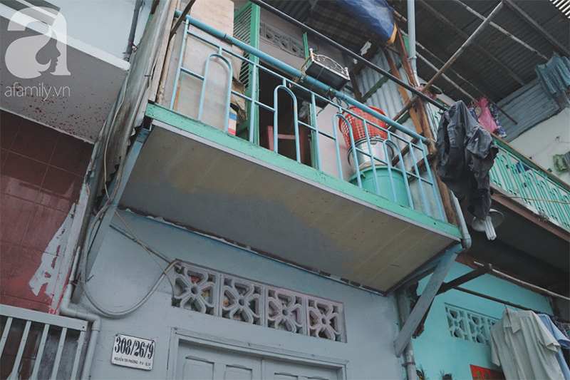 Nuôi 6 người con nhưng cuối đời vẫn neo đơn, cụ bà 92 tuổi lọm khọm bán từng nải chuối để mưu sinh