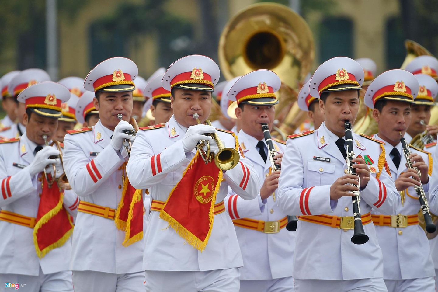 Đại biểu QH viếng Chủ tịch Hồ Chí Minh ngày khai mạc kỳ họp thứ 7