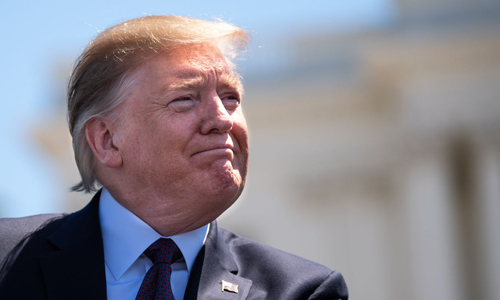 Trump nói ‘rất hạnh phúc với chiến tranh thương mại