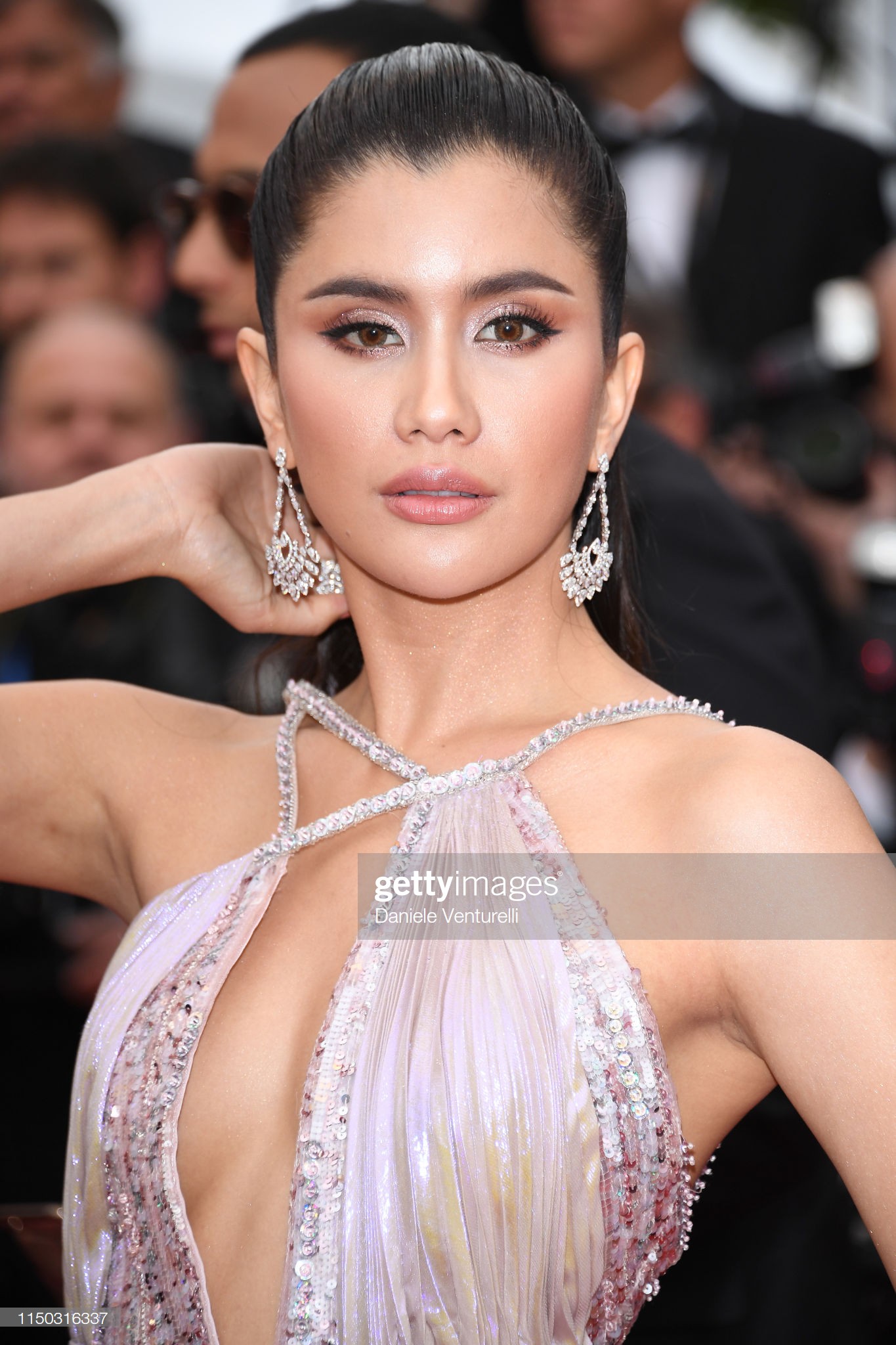 LHP Cannes: Ming Xi đập tan tin đồn bầu bí , Ngọc Trinh gây sốc vẫn bị lu mờ trước dàn mỹ nhân này