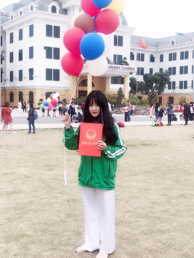 Hot girl GrabBike và buổi tối ám ảnh khi chứng kiến đồng nghiệp đâm vào thành cầu tử vong