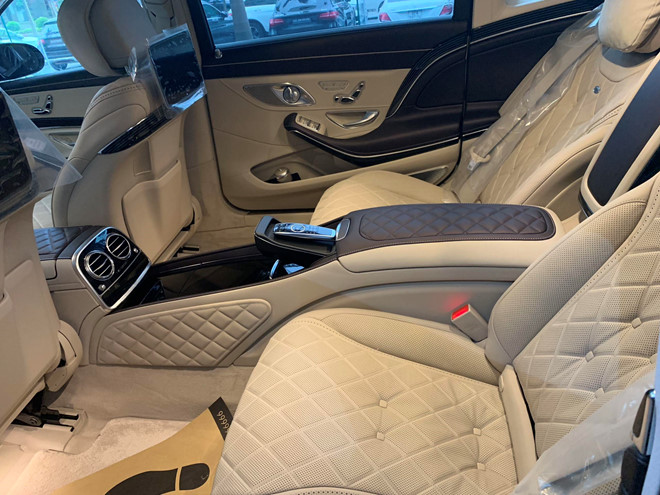 Mercedes-Maybach S 650 2019 giá 15 tỷ đầu tiên VN bán ra tại Nghệ An