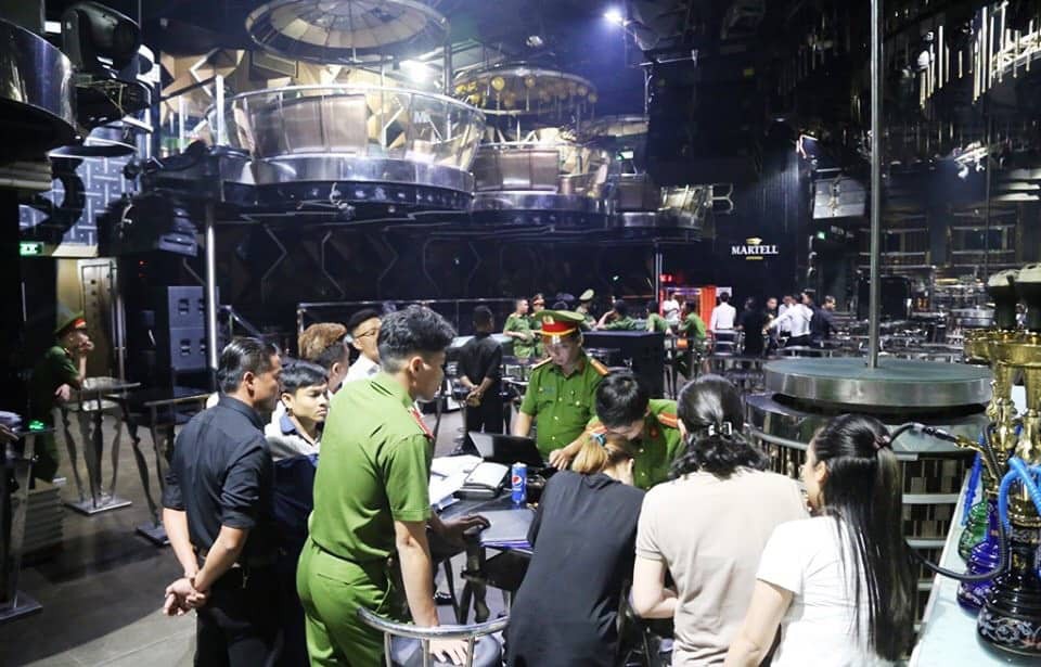 Đột kích vũ trường lớn nhất Đà Nẵng, phát hiện 75 nam nữ phê ma túy