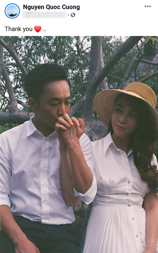 Hiếm khi làm điều này nhưng Cường Đô La vừa đích thân chia sẻ thêm một bức ảnh cưới cực giản dị với Đàm Thu Trang