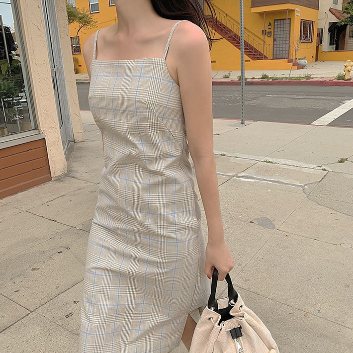 Việc lên đồ ngày nóng chẳng còn là cực hình với 10 gợi ý váy vóc max xinh và mát rười rượi này