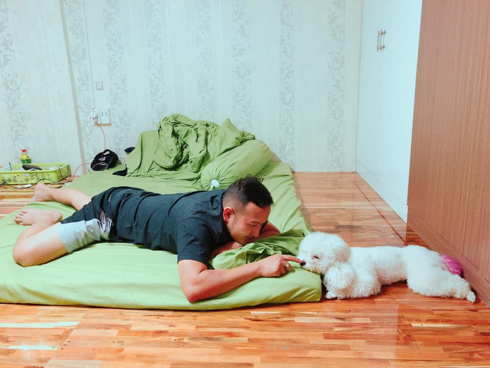 Góc nuôi ong tay áo: Mang theo cún cưng về nhà chồng, vợ trẻ cay đắng phát hiện bị cướp chồng lúc nào chẳng hay