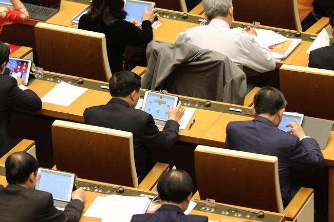 Đại biểu Quốc hội được trang bị iPad để tra cứu tài liệu