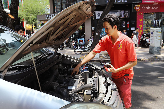 Chuyện người chiến sỹ CSGT được anh em tài xế Sài Gòn gọi bằng cái tên thân mật: Anh Đạt kích bình, cứ gọi là có