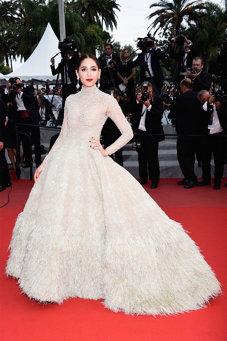 30 màn thả dáng có thần thái đi vào huyền thoại Cannes: Không cần trò vạch, phơi lồng lộn vẫn chiếm trọn spotlight!