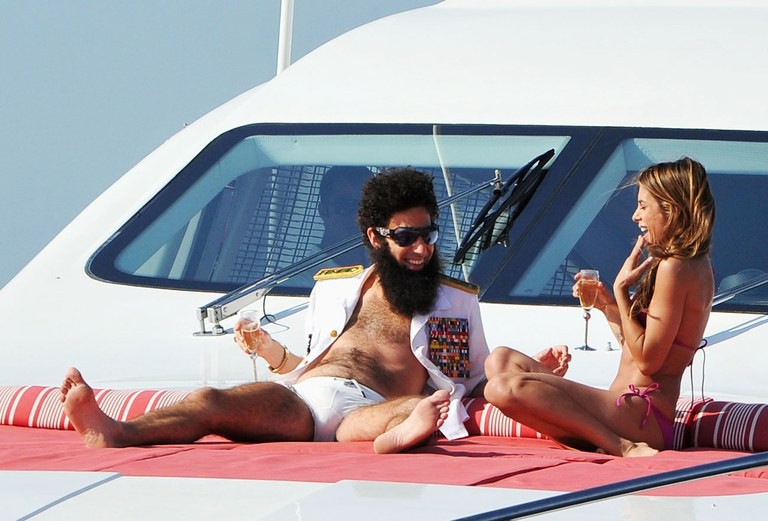 Vén màn mặt tối đằng sau Cannes danh giá: 'Ngày hội tiền lương' của gái mại dâm và cơ hội vàng cho những kẻ vô danh đổi đời - 1 Vén màn mặt tối đằng sau Cannes danh giá: 'Ngày hội tiền lương' của gái mại dâm và cơ hội vàng cho những kẻ vô danh đổi đời - 1