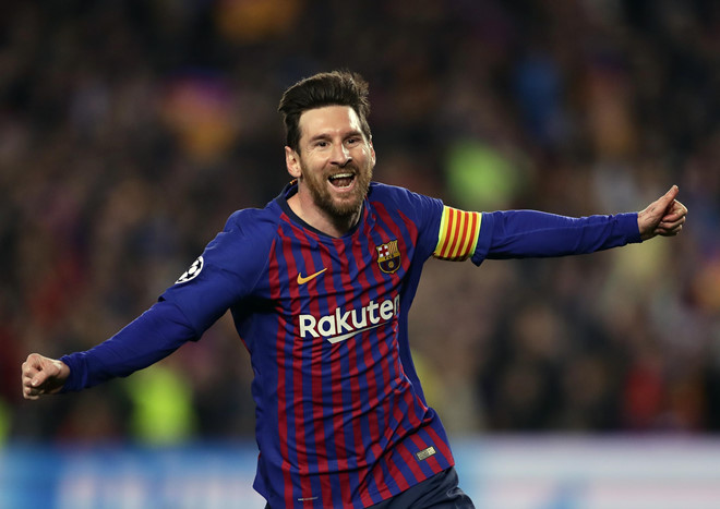 Messi cân bằng chuỗi ghi bàn khó tin của Ronaldo