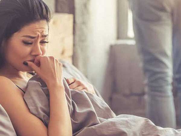 Mặc con đỏ hỏn, anh định lấy tủ lạnh, máy giặt đi với người khác