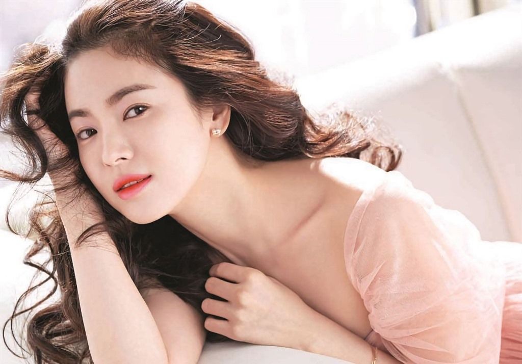 Khiến triệu người mê mẩn vì đẹp tựa nữ thần, nhan sắc ngoài đời của Song Hye Kyo trong mắt trẻ con ra sao? Khiến triệu người mê mẩn vì đẹp tựa nữ thần, nhan sắc ngoài đời của Song Hye Kyo trong mắt trẻ con ra sao?