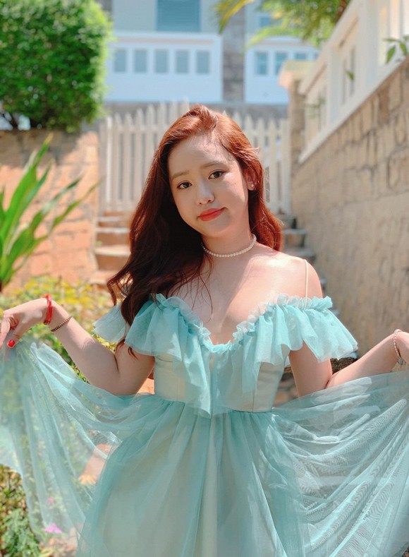 Hôm trước đăng ảnh 'tự dìm', hôm sau vớt vát hình tượng bằng bức hình sexy nhưng Thúy Vi lại bị soi ra lỗi này - 1 Hôm trước đăng ảnh 'tự dìm', hôm sau vớt vát hình tượng bằng bức hình sexy nhưng Thúy Vi lại bị soi ra lỗi này - 1