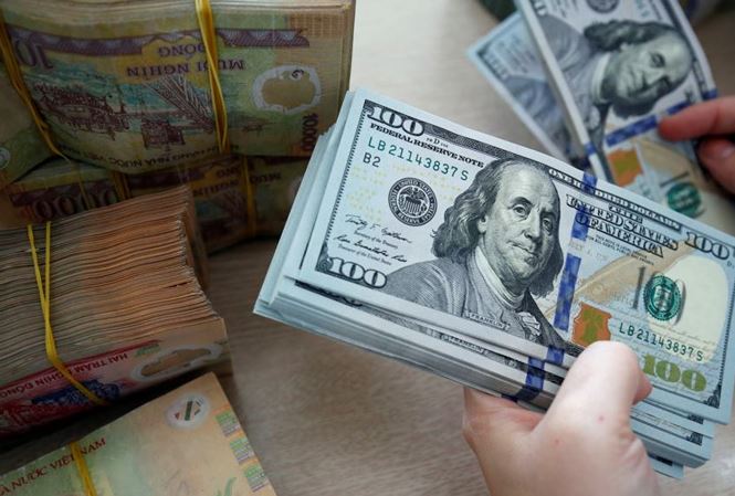 Tiền bẩn đi qua ngân hàng rửa vào đâu?