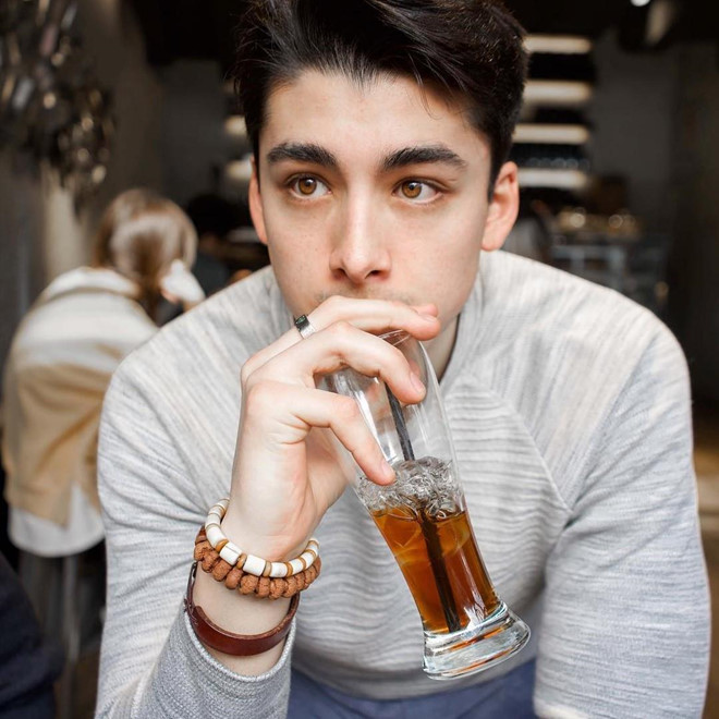 Hot boy lai Trung - Pháp cao 1,94 m, biết nói 4 thứ tiếng