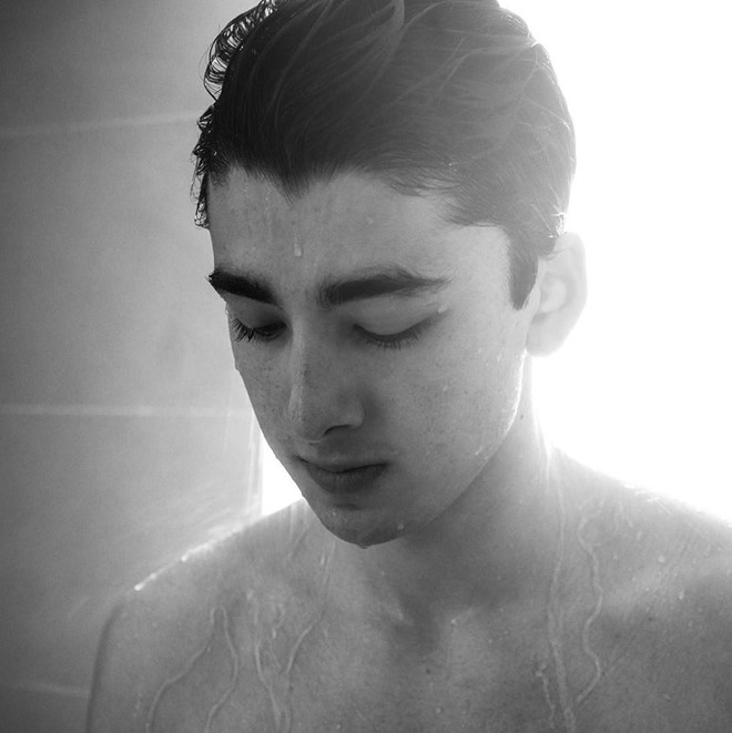 Hot boy lai Trung - Pháp cao 1,94 m, biết nói 4 thứ tiếng