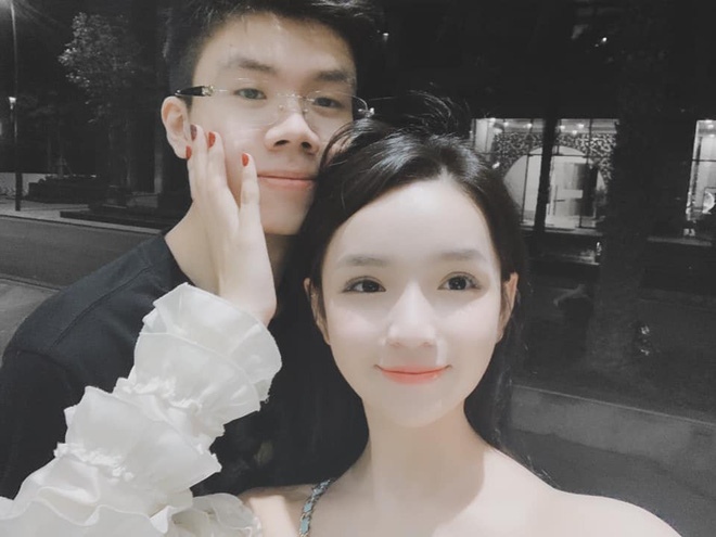 Lãng mạn khi yêu kiểu Rich Kid: Phan Hoàng được bạn gái tận tay trộn hẳn 30 bịch bánh tráng, gửi sang Mỹ ăn cho đỡ thèm Lãng mạn khi yêu kiểu Rich Kid: Phan Hoàng được bạn gái tận tay trộn hẳn 30 bịch bánh tráng, gửi sang Mỹ ăn cho đỡ thèm