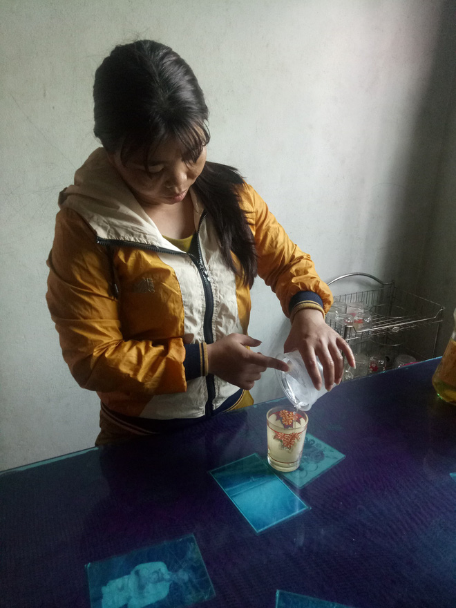 Kỳ lạ người phụ nữ cứ ăn cơm là ói ra máu, chỉ uống nước đá suốt 7 năm nay