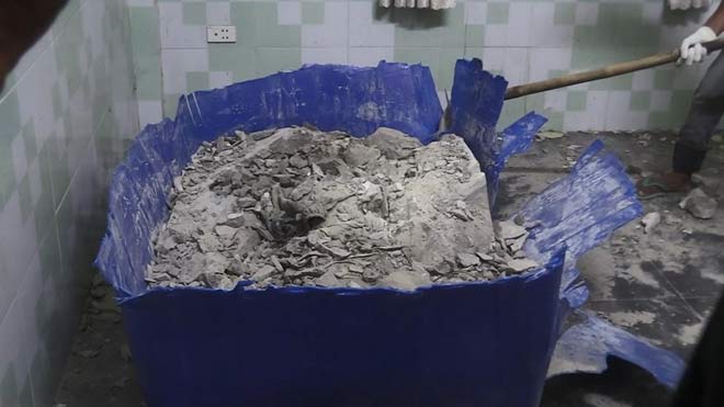 Vụ xác người trong bê tông: Mua 6 súng điện để giết đồng môn