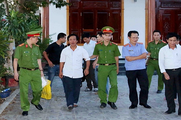 Phó phòng Ban Tổ chức Tỉnh ủy lừa xin việc: Nhận tiền tỷ, trả tiền triệu