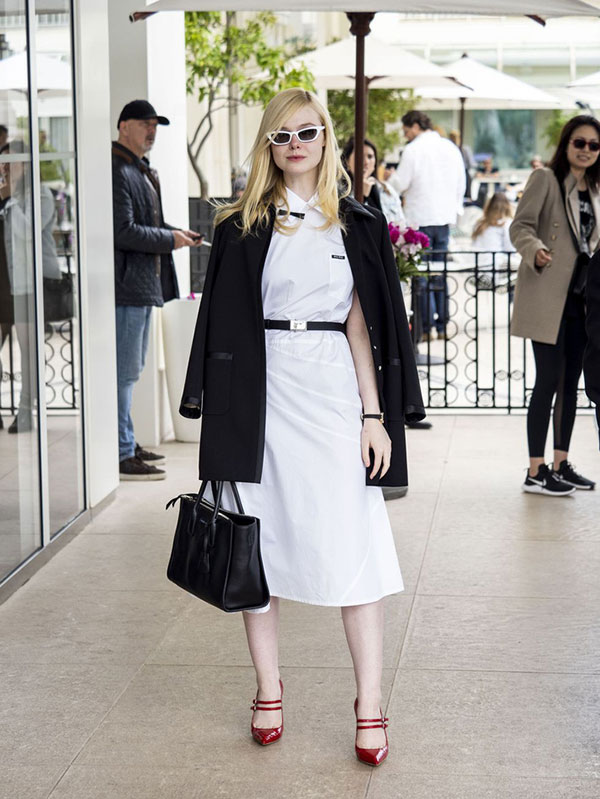 Elle Fanning tiết lộ bị ngất xỉu khi xiết mình trong chiếc váy của Prada, sự việc chính là lời cảnh tỉnh cho nhiều chị em!