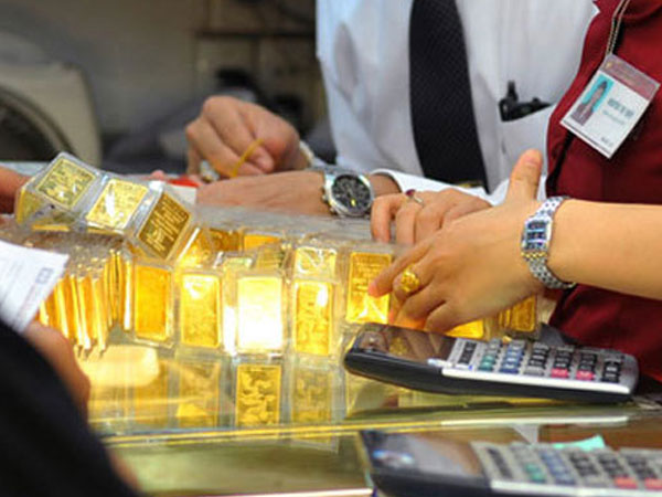 Giá vàng hôm nay 22/5: Donald Trump thẳng tay, vàng lao dốc