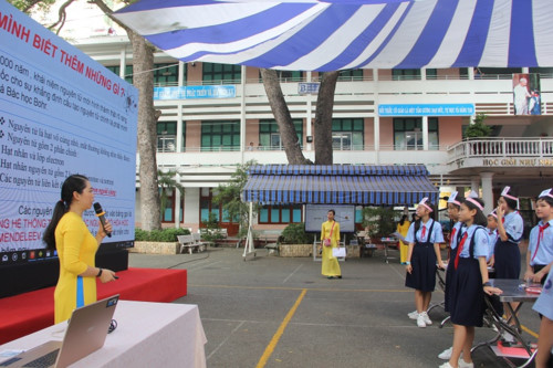 Học sinh hào hứng tiết học với công nghệ 4.0