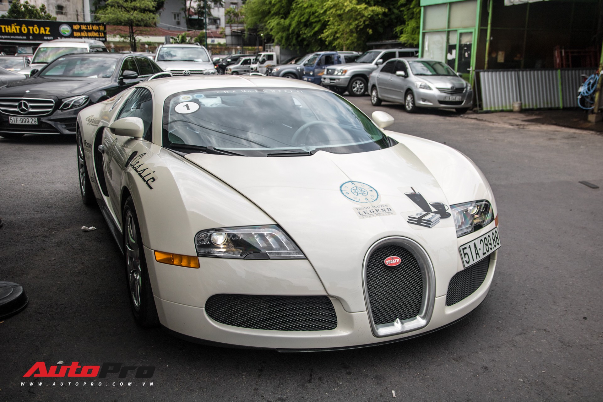 Tóm gọn Bugatti Veyron 16.4 của ông Đặng Lê Nguyên Vũ đi đăng kiểm