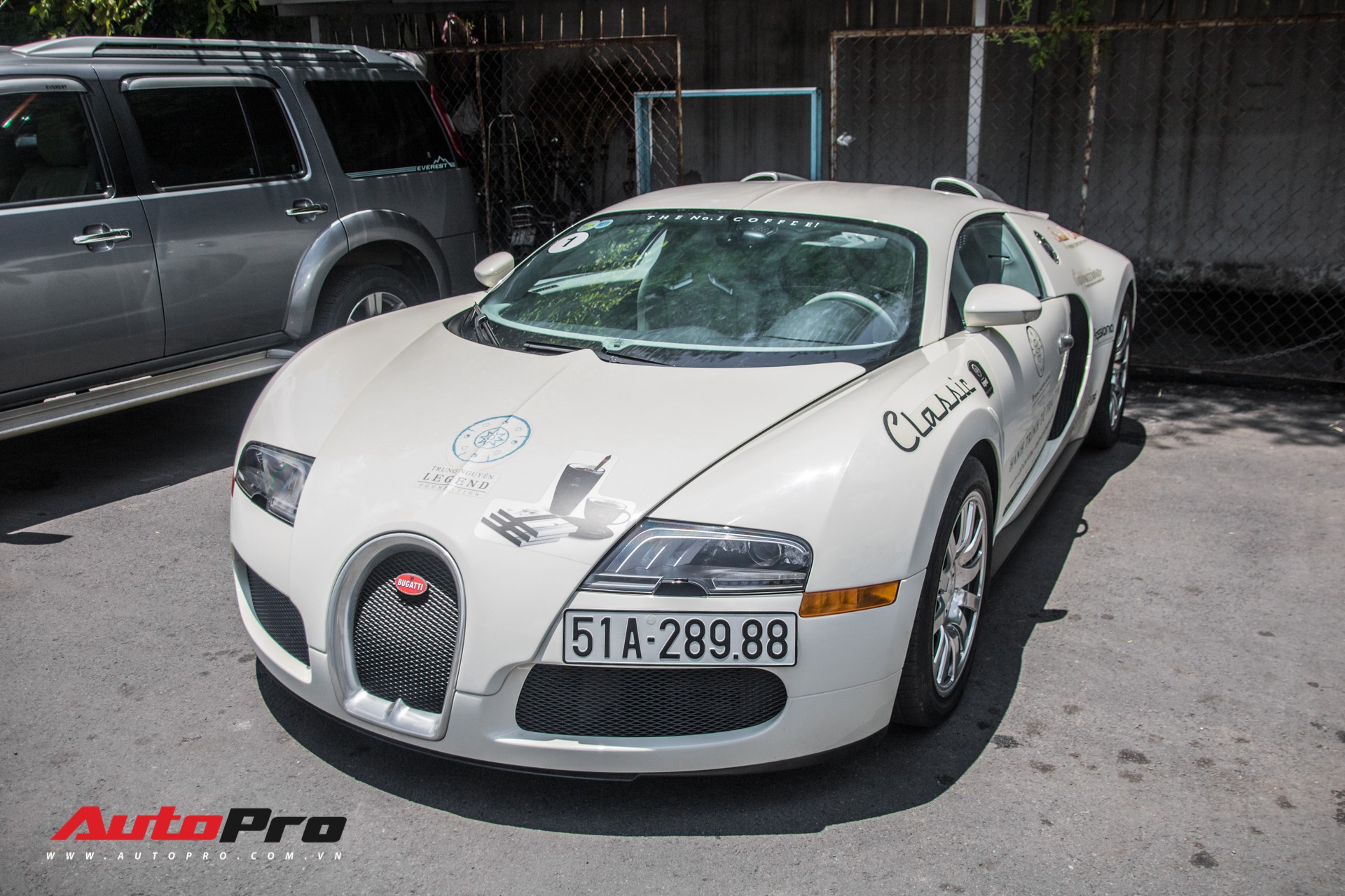 Tóm gọn Bugatti Veyron 16.4 của ông Đặng Lê Nguyên Vũ đi đăng kiểm