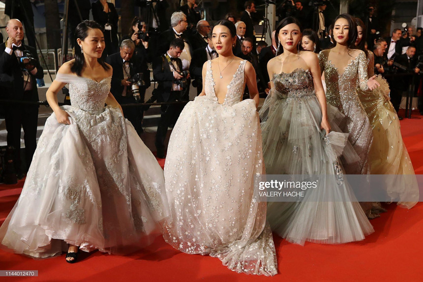 Sao nữ TQ còn gì sau màn mặc hở sốc, bị gọi là gái mại dâm ở Cannes