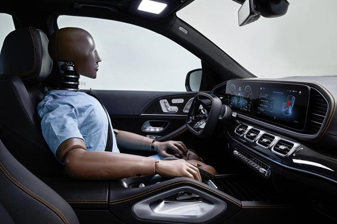 Mercedes GLE nâng cấp cả túi khí, dây an toàn lẫn đèn chống ngủ gật