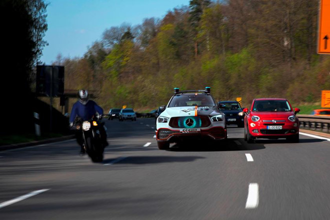 Mercedes GLE nâng cấp cả túi khí, dây an toàn lẫn đèn chống ngủ gật