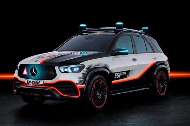 Mercedes GLE nâng cấp cả túi khí, dây an toàn lẫn đèn chống ngủ gật